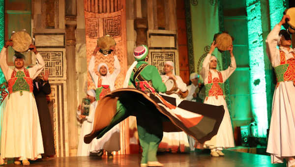 Tanoura Folkloric Show